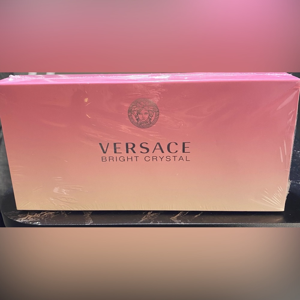 VERSACE Bright Crystal Sample Set.New never opened. Still in original packaging.